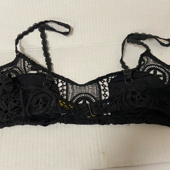 Black crochet bra size medium - Picture 2 of 7